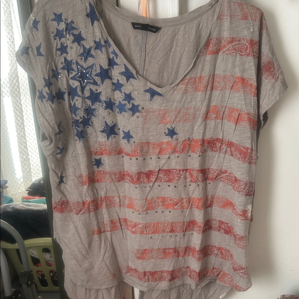 Rock & Republic Gray Tee with Red Stripes and Blue Stars
